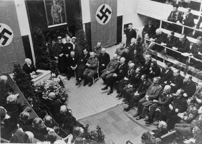 Schwarzweißfotografie: Festakt in der Berliner Universitäts-Frauenklinik, 1941